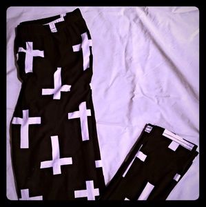 Black and White Cross leggings